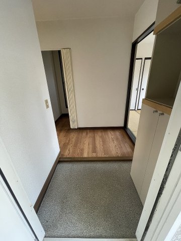 西山コーポの玄関