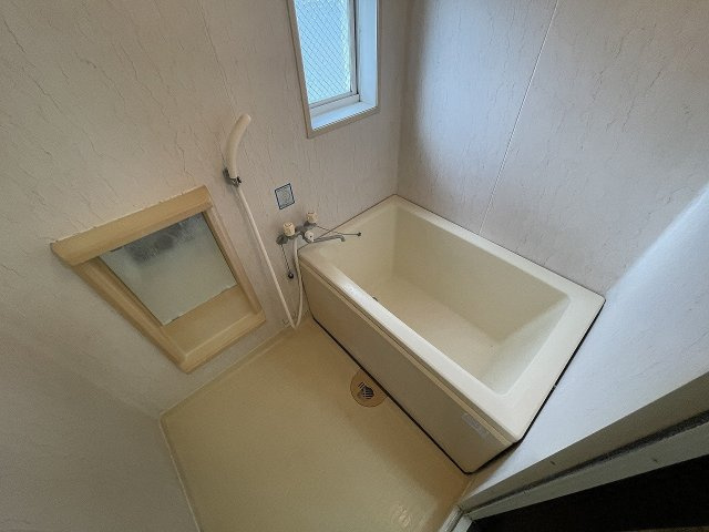 西山コーポの浴室