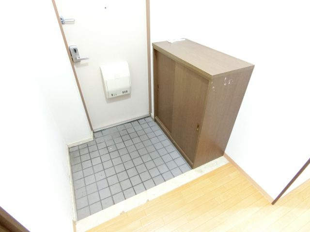 オースター6番館の玄関