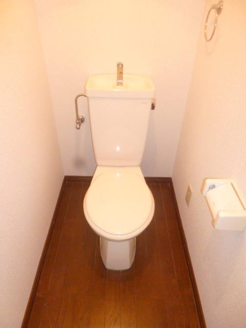 レジデンス高屋敷【キャッシュバック対象物件】のトイレ|落ち着いたトイレです