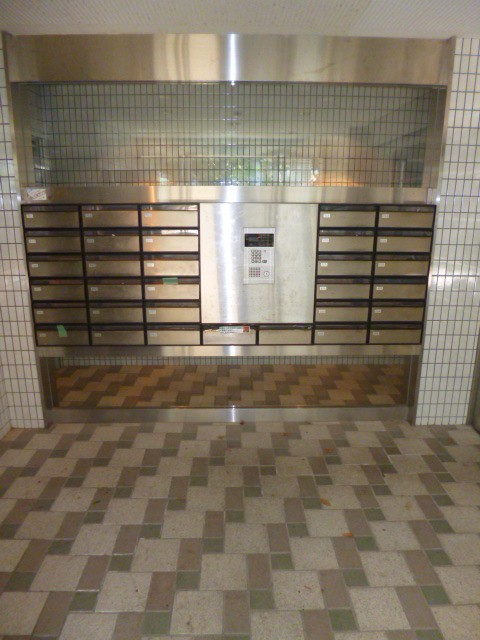 レジデンス高屋敷【キャッシュバック対象物件】のロビー|落ち着いたロビーです