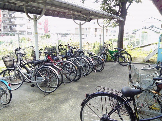 レジデンス高屋敷【キャッシュバック対象物件】の駐車場|駐車場です