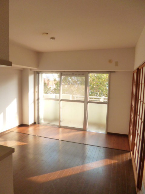 レジデンス高屋敷【キャッシュバック対象物件】の洋室|きれいな洋室です