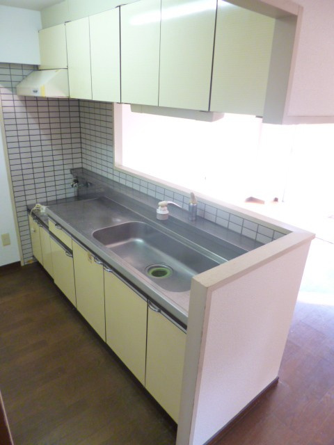 レジデンス高屋敷【キャッシュバック対象物件】のキッチン|きれいなキッチンです