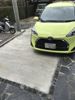 【駐車場】