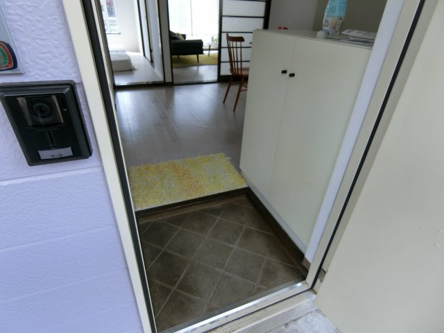 メゾン・ルピネスの玄関