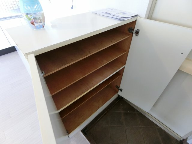 メゾン・ルピネスの玄関