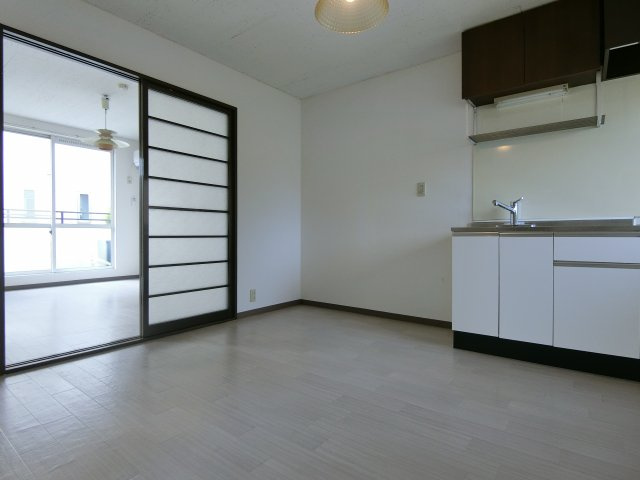 メゾン・ルピネスの居間・リビング