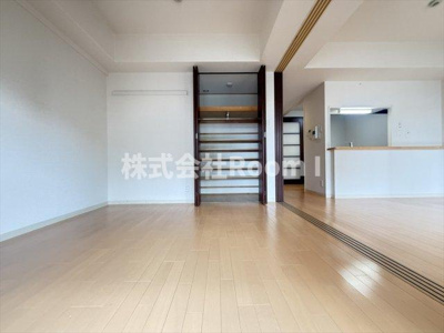 【居間・リビング】 | レシオ安堂寺 | ゆったり過ごせる居間です