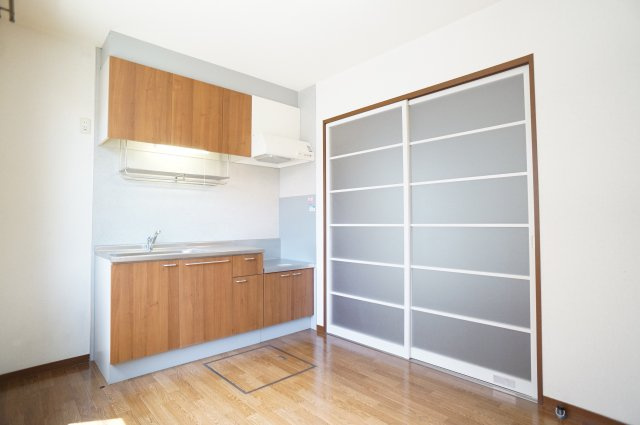 エーエス　アビタシオンの居間・リビング|明るいダイニング