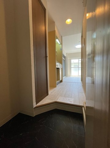 トレビアンコートの玄関