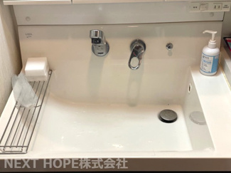 【独立洗面台】 | パレ北武庫之荘V | 洗面化粧台はシャワー水栓です♪使い勝手がいいですね(^^)※居住中の為、事前にご連絡いただければご案内がスムーズです（＾＾）