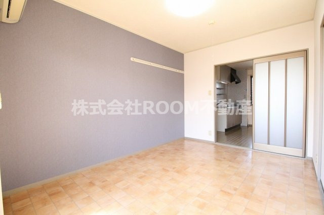 セジュールカミムラの洋室|落ち着いた色調の洋室です