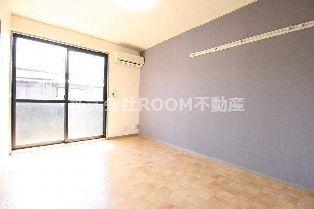 セジュールカミムラの洋室|落ち着いた色調の洋室です