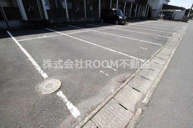 セジュールカミムラの駐車場|車をお持ちの方に嬉しい駐車場付きの物件です