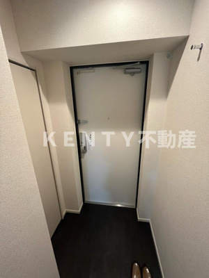 【玄関】 | グランシルバ大森 | 収納もある玄関です