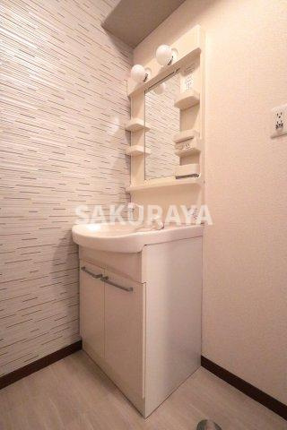 オランジェの独立洗面台|2025年5月撮影。