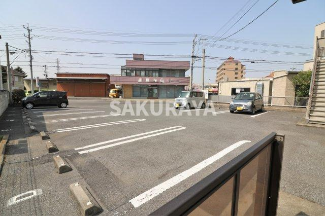 オランジェの駐車場