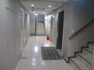 【エントランス】 | OMビル