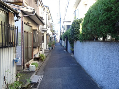 【周辺】 | マンション太田 | マンション太田　物件前　閑静な住宅街で静かな環境です