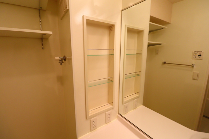 プリマベーラのその他|洗面室棚
※現況優先となります。