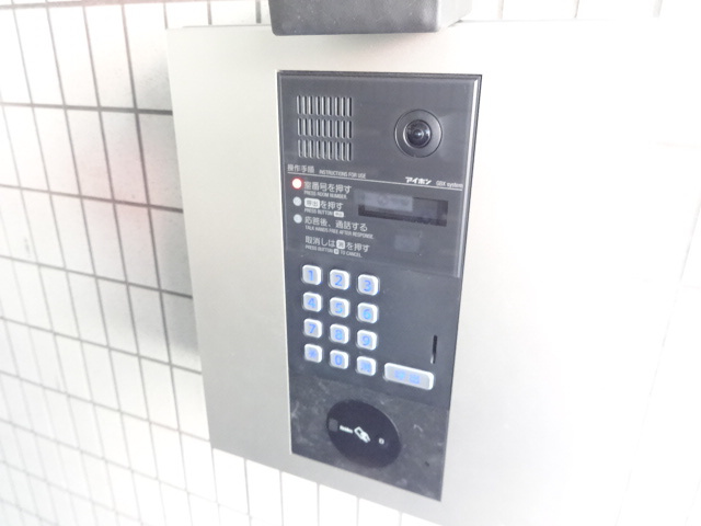 ソフィビルのエントランス