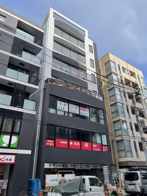 【外観】 | DESIRE登戸/デザイヤー登戸 | ☆お問合せは当ビル5階のアーバン企画開発登戸店(044-932-6015)まで☆ご案内からご契約手続きまで当社にて対応させて頂きます☆業種・条件等お気軽にご相談下さい♪