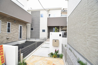 【外観】 | 現地見学や資料請求などお気軽にお問合わせ下さい。
周辺環境とあわせて現地ご案内致します。