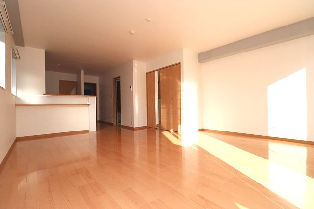 ドリームハウスしののめの居間・リビング|リビングです