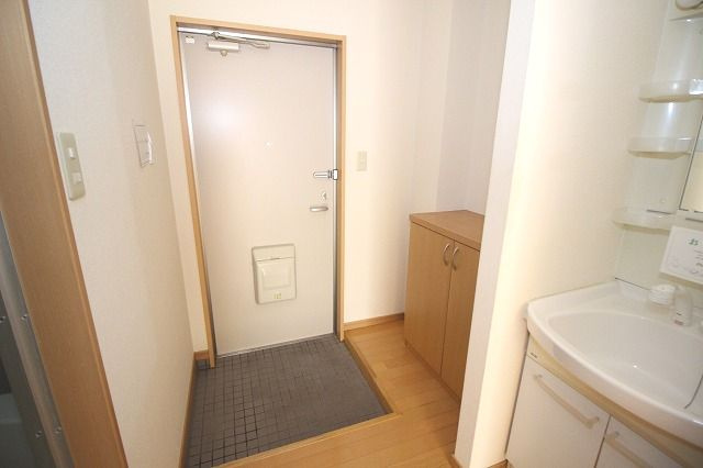 マンションつくし野の玄関|シンプルで使いやすい玄関です