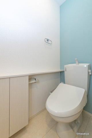 ブライト・フルールのトイレ|室内の写真は同じ建物内の別の間取りのものです。