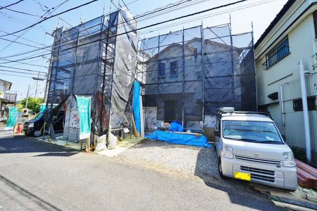 星川駅徒歩９分の閑静な住宅街。カースペース２台、４ＬＤＫ♪保土ヶ谷区桜ケ丘１丁目　全２棟新築戸建ての外観