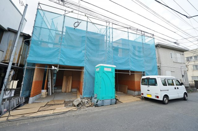 西谷駅から平坦で徒歩１０分！お洒落なデザイナーズ住宅。全棟ＬＤＫ１８帖以上♪保土ヶ谷区東川島町　全２棟新築戸建ての外観