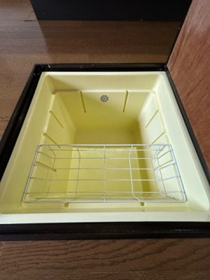 【収納】 | ルミエール/細山3丁目 | キッチンにある床下収納です！食品・日用品の保存に便利ですよね☆調味料などの買い置きにもぴったり♪