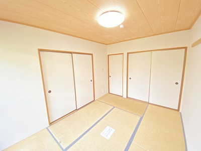 【寝室】 | ルミエール/細山3丁目 | 南東向き和室6帖☆押入れがあります！寝具をすっきり収納できるので和室は寝室にもオススメ☆
