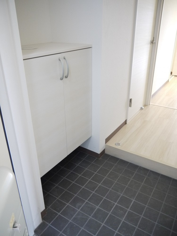 ライフコート丸之内の玄関