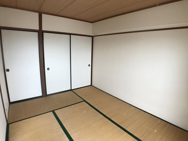 半田第２ロイヤルマンションの和室