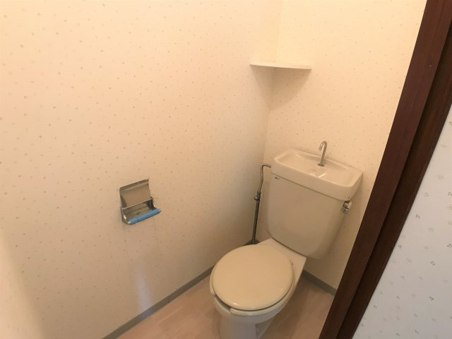 半田第２ロイヤルマンションのトイレ
