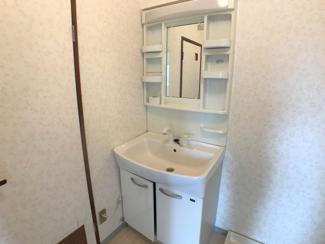 半田第２ロイヤルマンションの独立洗面台