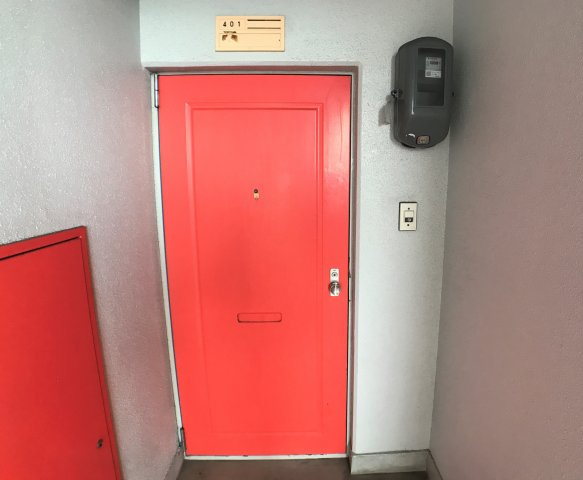 半田第２ロイヤルマンションの玄関