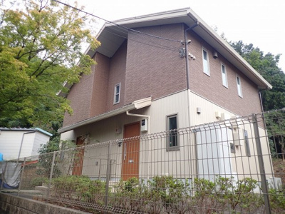 【外観】 | シェーンバウム【SHM】 | 積水ハウスの賃貸住宅シャーメゾン♪人気のオール電化テラスハウス！小田急線「柿生」駅より徒歩9分！小田急多摩線「五月台」からも徒歩圏内♪2駅利用可能です♪