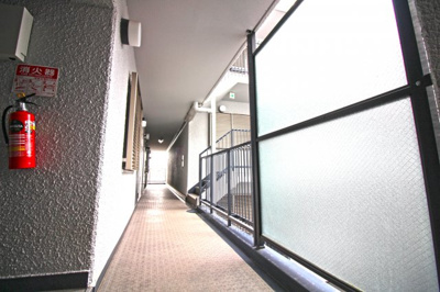 【その他共用部分】 | デラシオン御室 | 防災設備や、法令に沿った防火設備が適切に備えられており安心です。