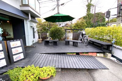 【その他共用部分】 | デラシオン御室 | 1階にはテナントスペースがありますが、居住者との動線と重ならないようプライバシーに配慮されています。お気軽にランチなど楽しめますね。