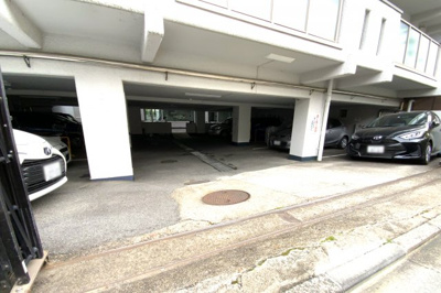 【駐車場】 | デラシオン御室 | 敷地内には16台分の駐車場が備えてあります〔現在空きなし〕※駐車場等の空き状況は都度要確認