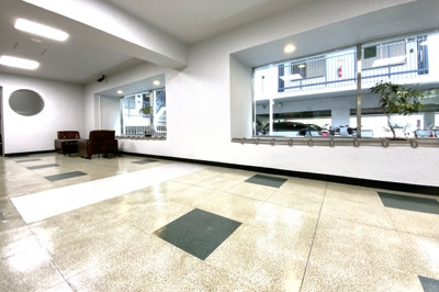 【エントランス】 | デラシオン御室 | 鉄筋コンクリート造6階建て、総戸数【60戸】のマンションです。