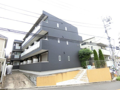 【外観】 | コート高島台 | 東急東横線「反町」駅まで徒歩6分！複数沿線利用できる「横浜」駅も徒歩圏内♪便利な立地の3階建てアパートです♪通勤通学はもちろん、お買い物やお出かけにもGood☆