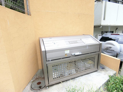 【その他共用部分】 | コート高島台 | 敷地内ごみ置き場でごみ出しもらくらく～♪忙しい社会人さんや学生さんにもうってつけ！