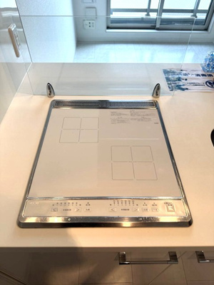 【キッチン】 | コート高島台 | キッチンは2口IHクッキングヒーター♪IHは火を使わないので安心なうえ、お掃除もラクラク♪自炊生活で楽しく健康に！