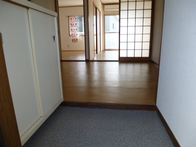 シティハイツ平成の玄関