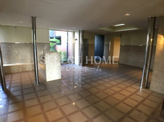 【エントランス】 | 建物の内部です